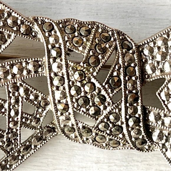Very Large Macasite Bow Pin Silver Tone Vintage Brooch Romancecore Feminine - Picture 6 of 13